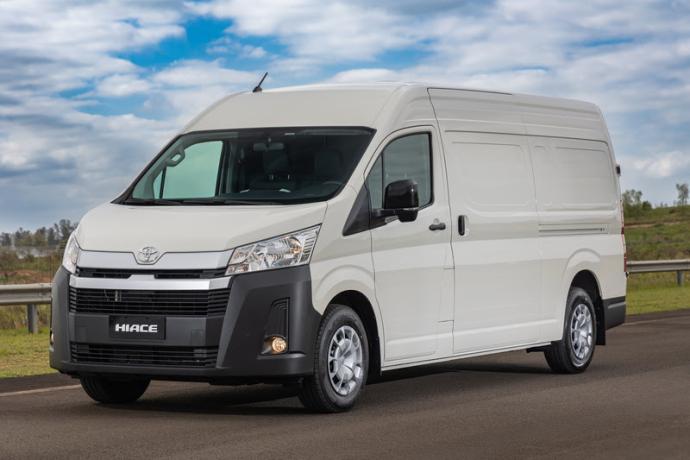 Toyota Hiace estreia na versão Furgão