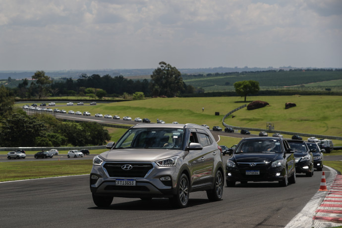 Mega Encontro de clientes Hyundai no Brasil realiza maior desfile de veículos da marca no mundo