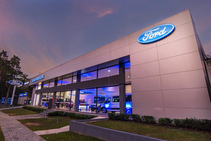 Ford avança na renovação da rede com o padrão global Signature