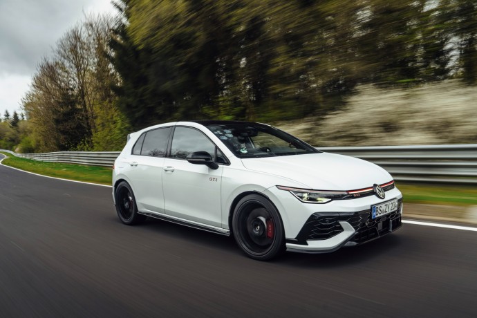 VW Golf GTI quebra recorde em Nürburgring VW Golf GTI quebra recorde em Nürburgring