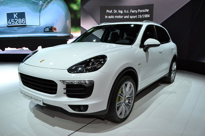 Porsche apresenta novo Panamera Turbo e Cayenne S E-Hybrid no Salão