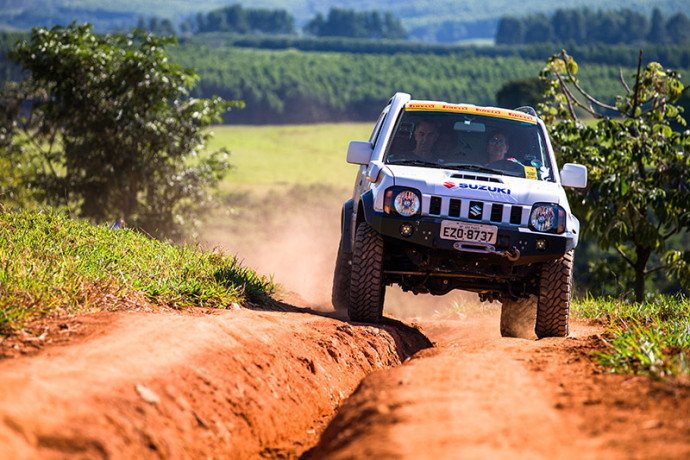 Curso 4x4 da Suzuki ensina técnicas para condução fora de estrada ...