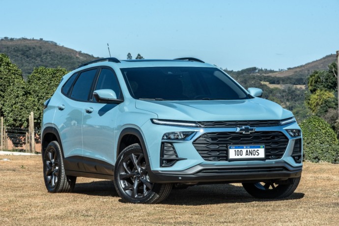 Chevrolet revela Onix e Tracker 100 Anos Chevrolet revela Onix e Tracker 100 Anos