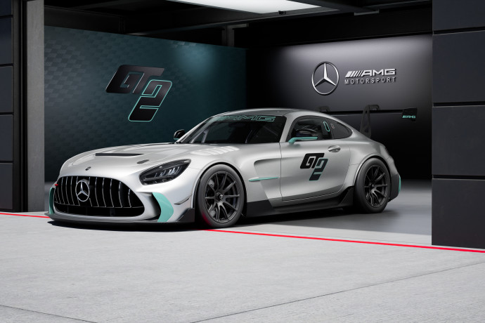 Mercedes-AMG expande oferta de veículos de corridas com nova versão GT2