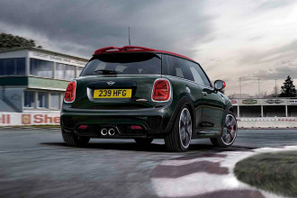 Novo MINI John Cooper Works chega ao mercado