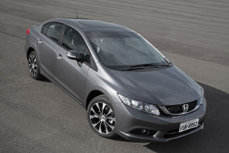 Honda Civic já na linha 2016