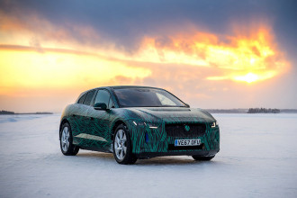 Jaguar I-Pace carregará 80% da bateria em menos de 45 minutos