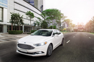 Ford Fusion 2017 com novo dispositivo no câmbio