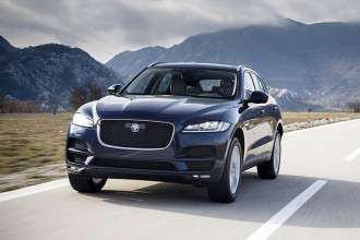 Jaguar F-Pace ganha opção de motor 2.0 à gasolina