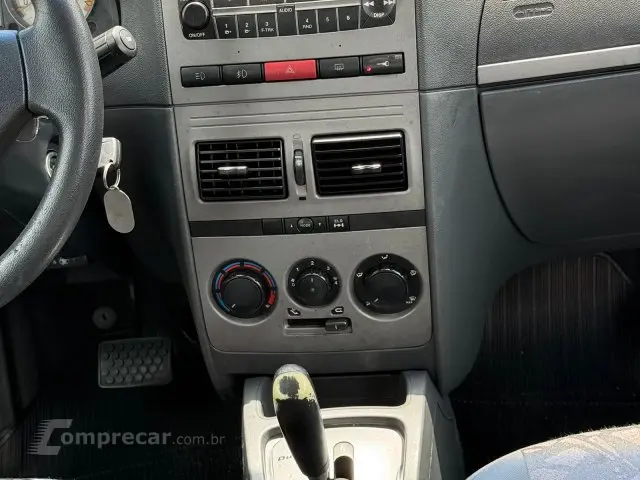 IDEA - 1.8 MPI ADVENTURE 8V 4P AUTOMATIZADO