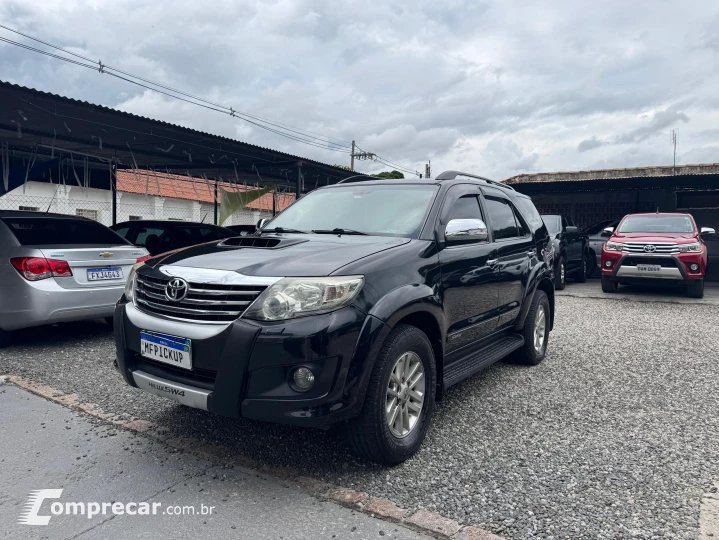 HILUX SW4 2.7 SRV 7 Lugares 4X2 16V