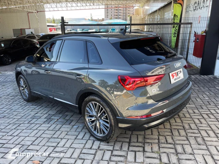 Q3 Black Ed. 1.4 TFSI Flex/Black S-tron.