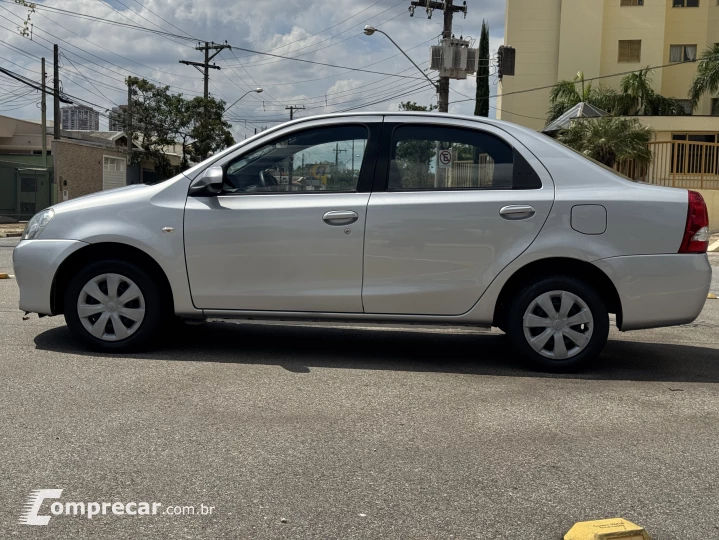 ETIOS 1.5 XS Sedan 16V