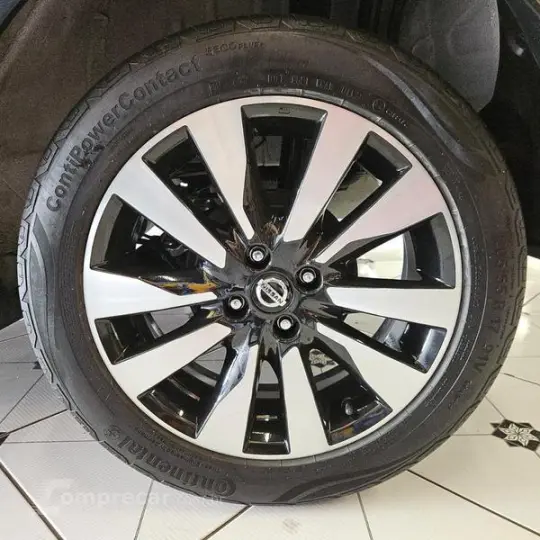 KICKS SV CVT