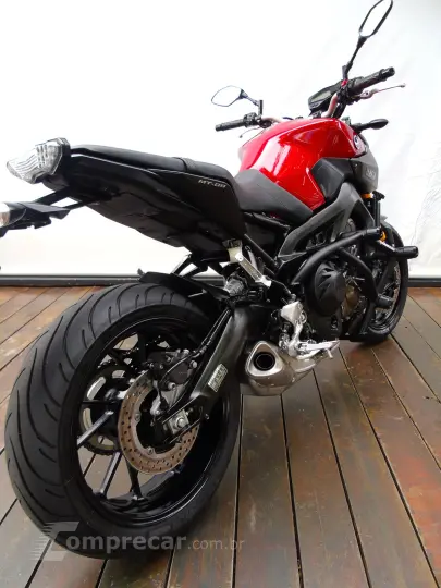 YAMAHA MT-09