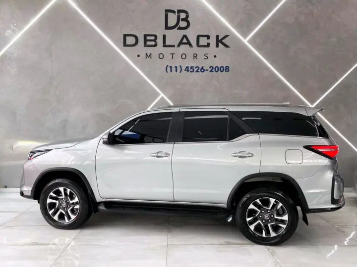 Hilux SW4 SRX Plat. 4x4 2.8 TB Die. Aut.