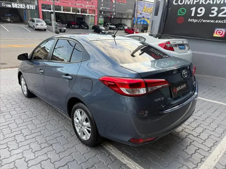 YARIS 1.5 16V Sedan XL