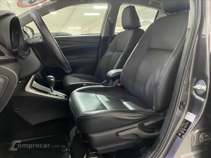 YARIS 1.5 16V Sedan XS Connect