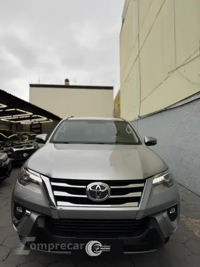 HILUX SW4 2.8 D-4d Turbo SRX 7L 4X4