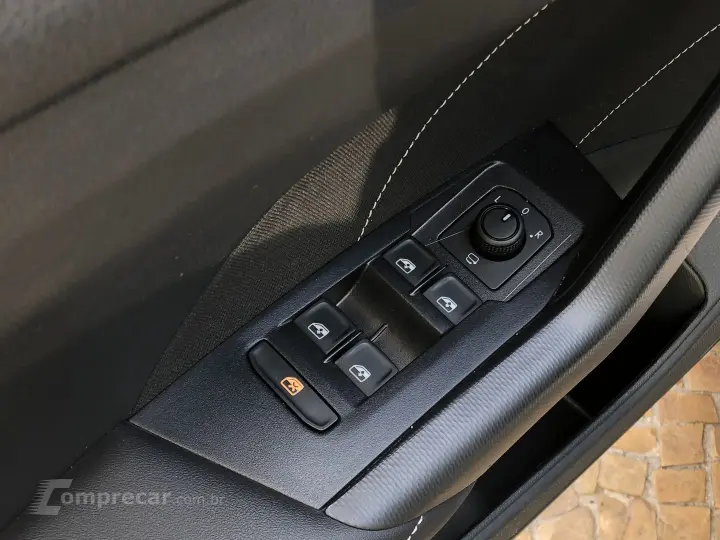 T-Cross 1.4 250 Tsi Total Flex Highline Automático