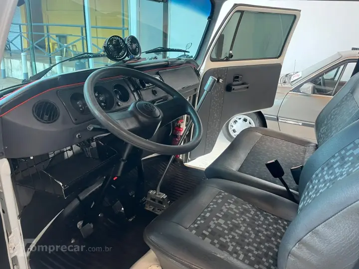 KOMBI 1.6 MI STD 8V ÁLCOOL 3P MANUAL