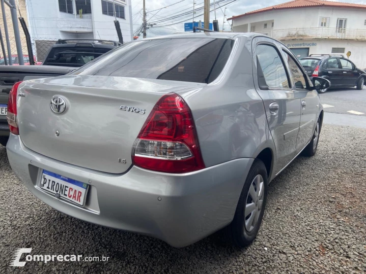 ETIOS 1.5 X Plus Sedan 16V