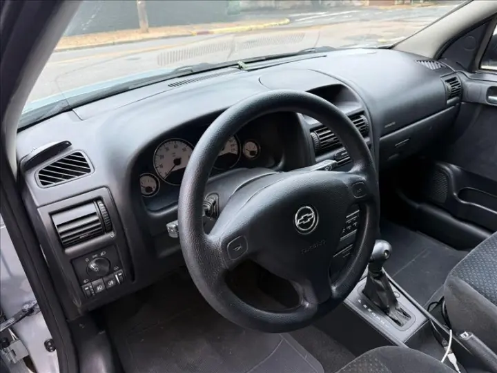 ASTRA 2.0 MPFI Advantage 8V