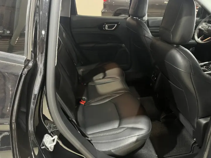 COMMANDER 1.3 T270 Turbo Limited