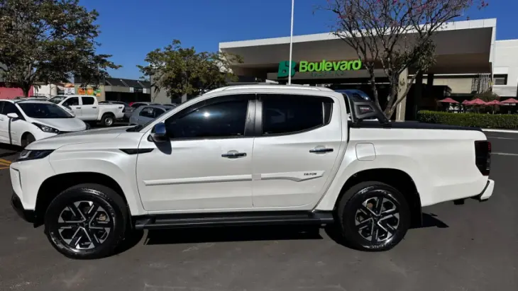 L200 TRITON 2.4 16V Turbo Sport Hpe-s CD 4X4