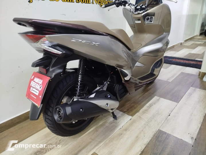 PCX 150 DLX