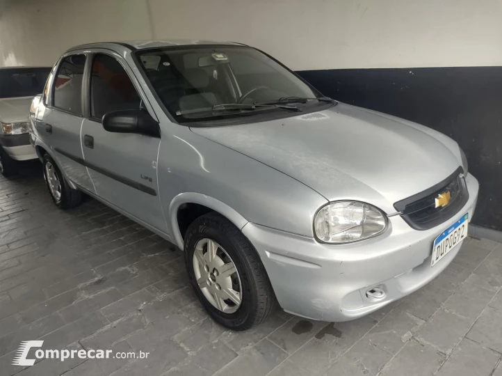 CORSA 1.0 MPFI Classic Sedan Life 8V