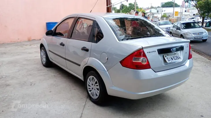 FIESTA 1.6 MPI First Sedan 8V