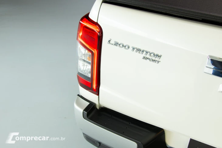 L200 TRITON 2.4 16V Turbo Sport Hpe-s CD 4X4