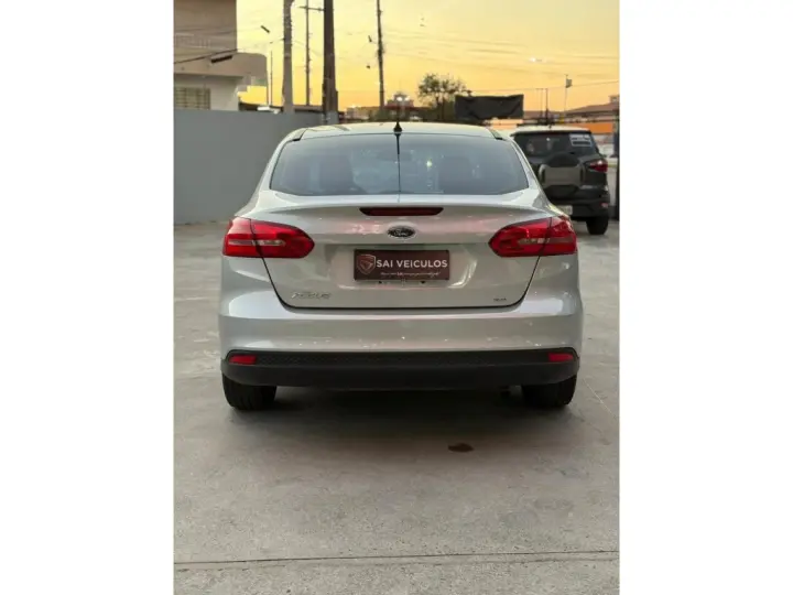 FOCUS 2.0 SE FASTBACK 16V FLEX 4P POWERSHIFT