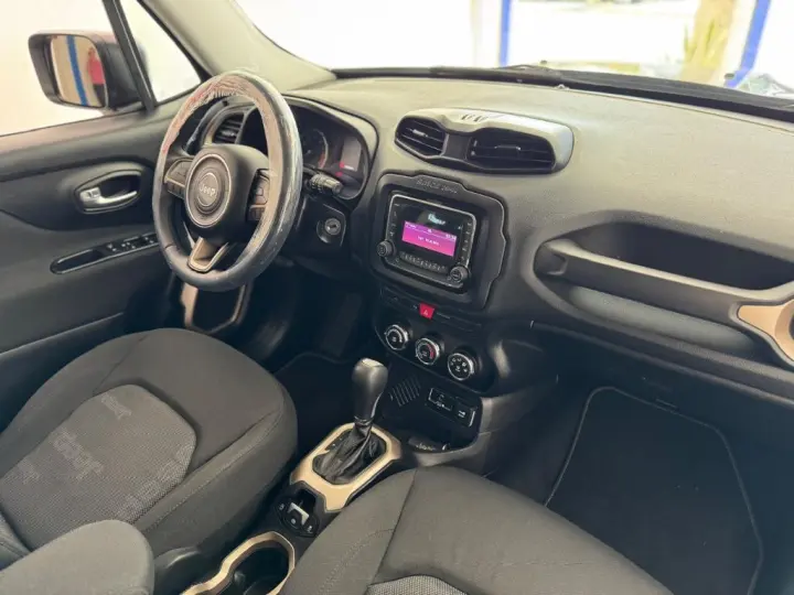 Renegade Sport 1.8 4x2 Flex 16V Aut.