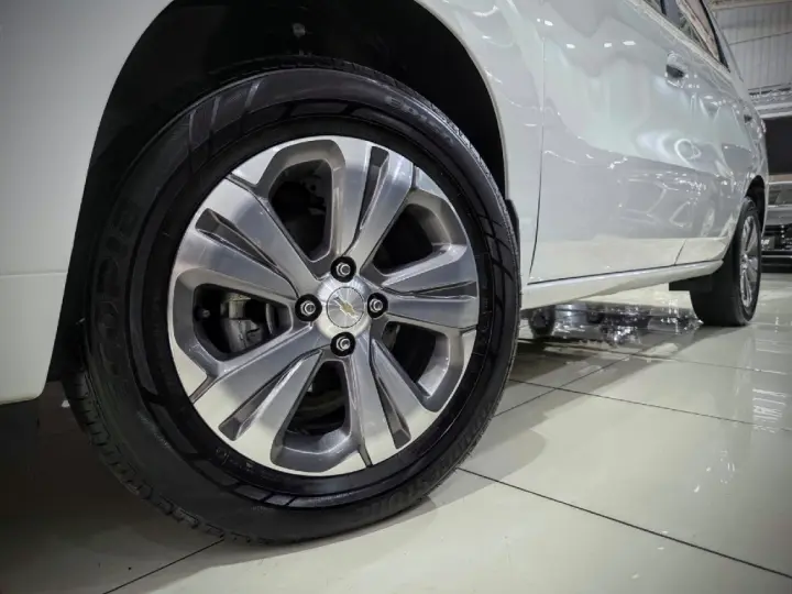 SPIN 1.8 PREMIER 8V FLEX 4P AUTOMÁTICO