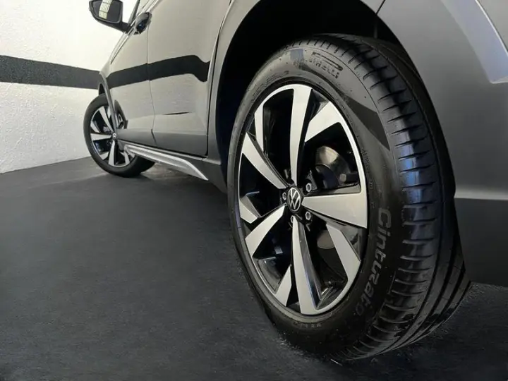 NIVUS HIGHLINE 1.0 200 TSI FLEX AUT.