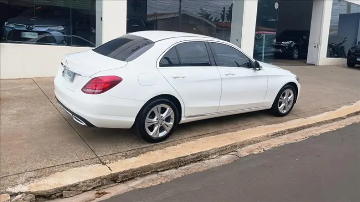 C 180 1.6 CGI Avantgarde 16V Turbo