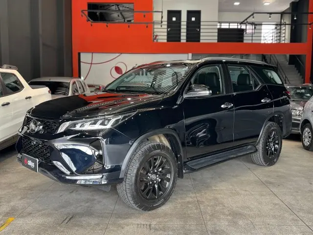 HILUX SW4 - 2.8 D-4D TURBO SRX 7L 4X4 AUTOMÁTICO