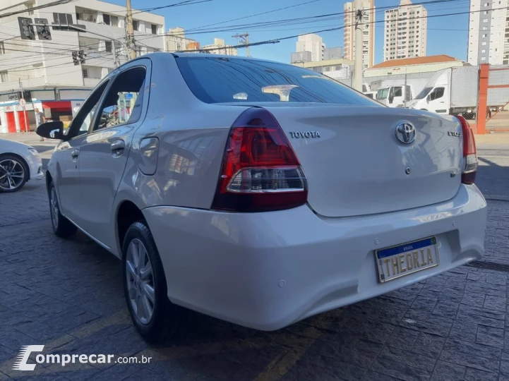 ETIOS 1.5 X Plus Sedan 16V