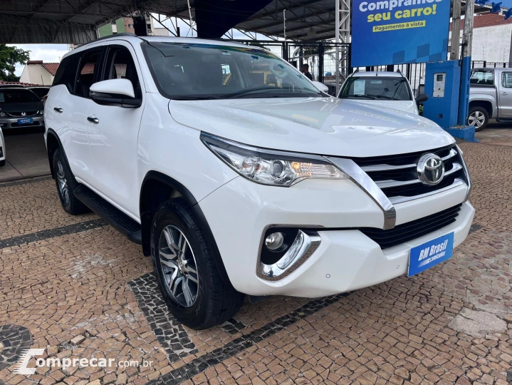 HILUX SW4 2.7 SRV 7 Lugares 4X2 16V