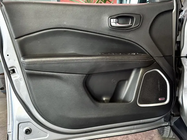 COMPASS 2.0 16V FLEX LONGITUDE AUTOMÁTICO