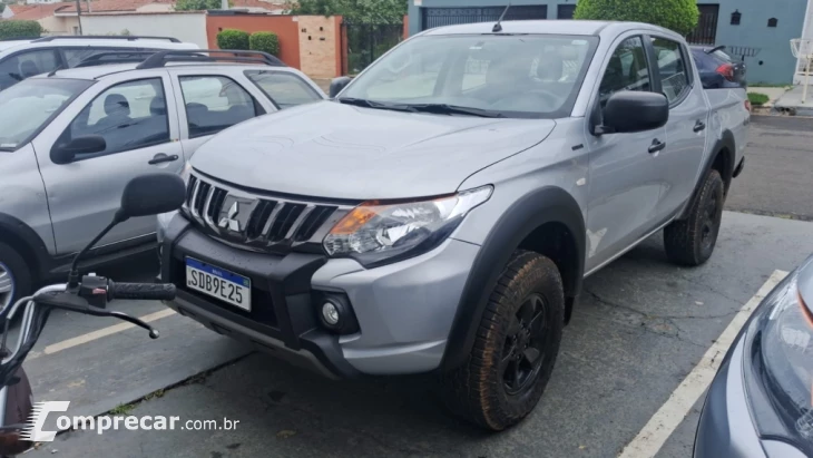 L200 TRITON 2.4 16V Turbo Outdoor GLS CD 4X4