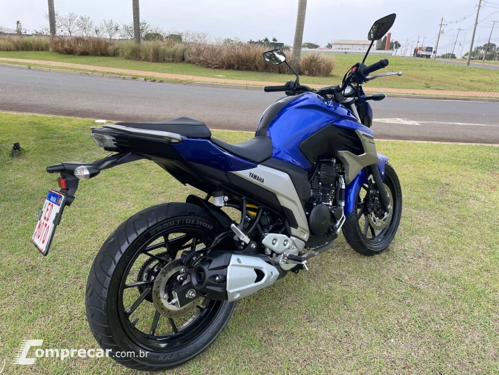 FZ25 FAZER