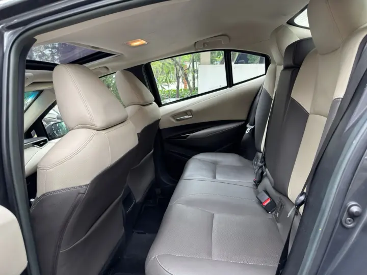 COROLLA 1.8 VVT-I Hybrid Altis Premium