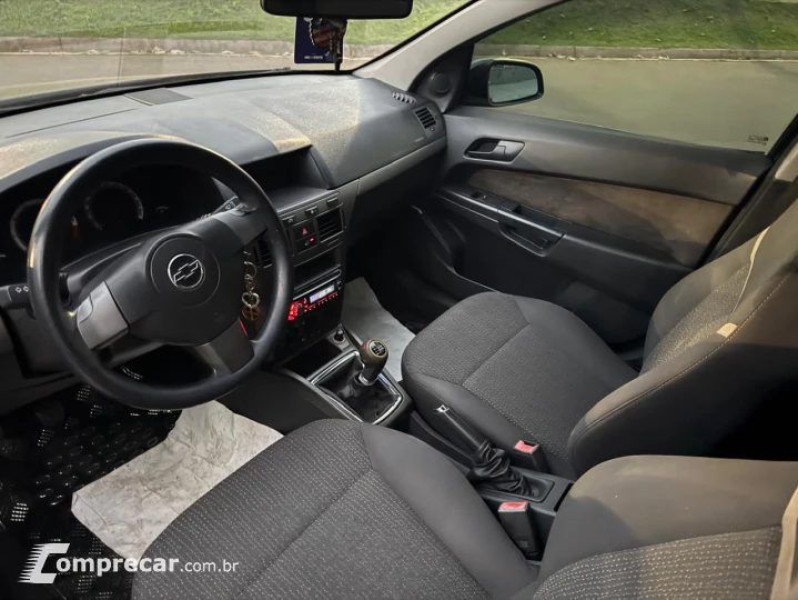 VECTRA 2.0 MPFI Expression 8V