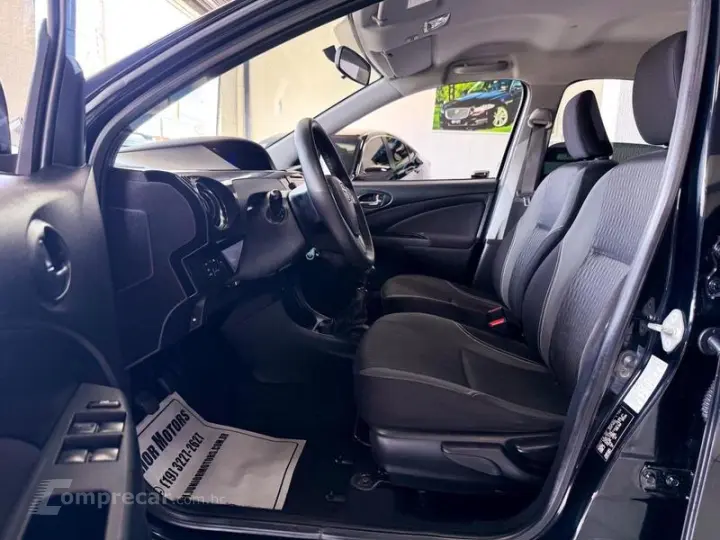 ETIOS HATCH X PLUS 15 MT