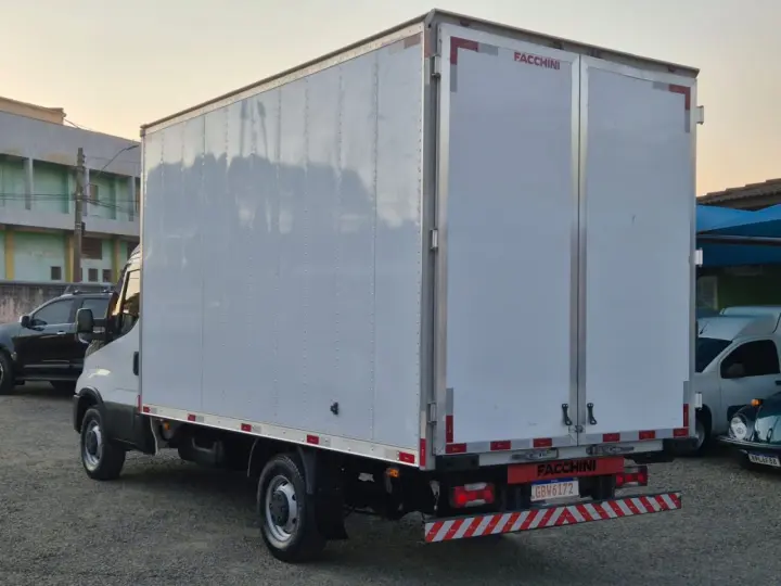 Daily 35-150 CABINE SIMPLES DIESEL