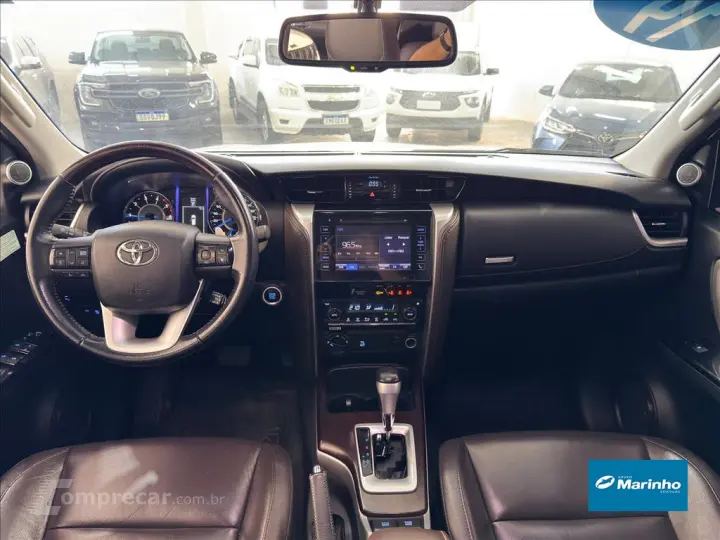 HILUX SW4 2.8 SRX 4X4 7 LUGARES 16V TURBO INTERCO