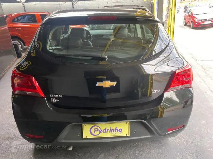 Onix Hatch 1.4 4P FLEX LTZ AUTOMÁTICO